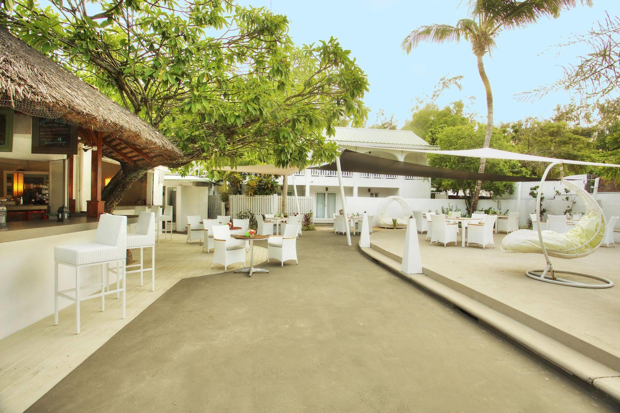 Esprit Libre Restaurant & Guest House Гранд-Бэй Экстерьер фото