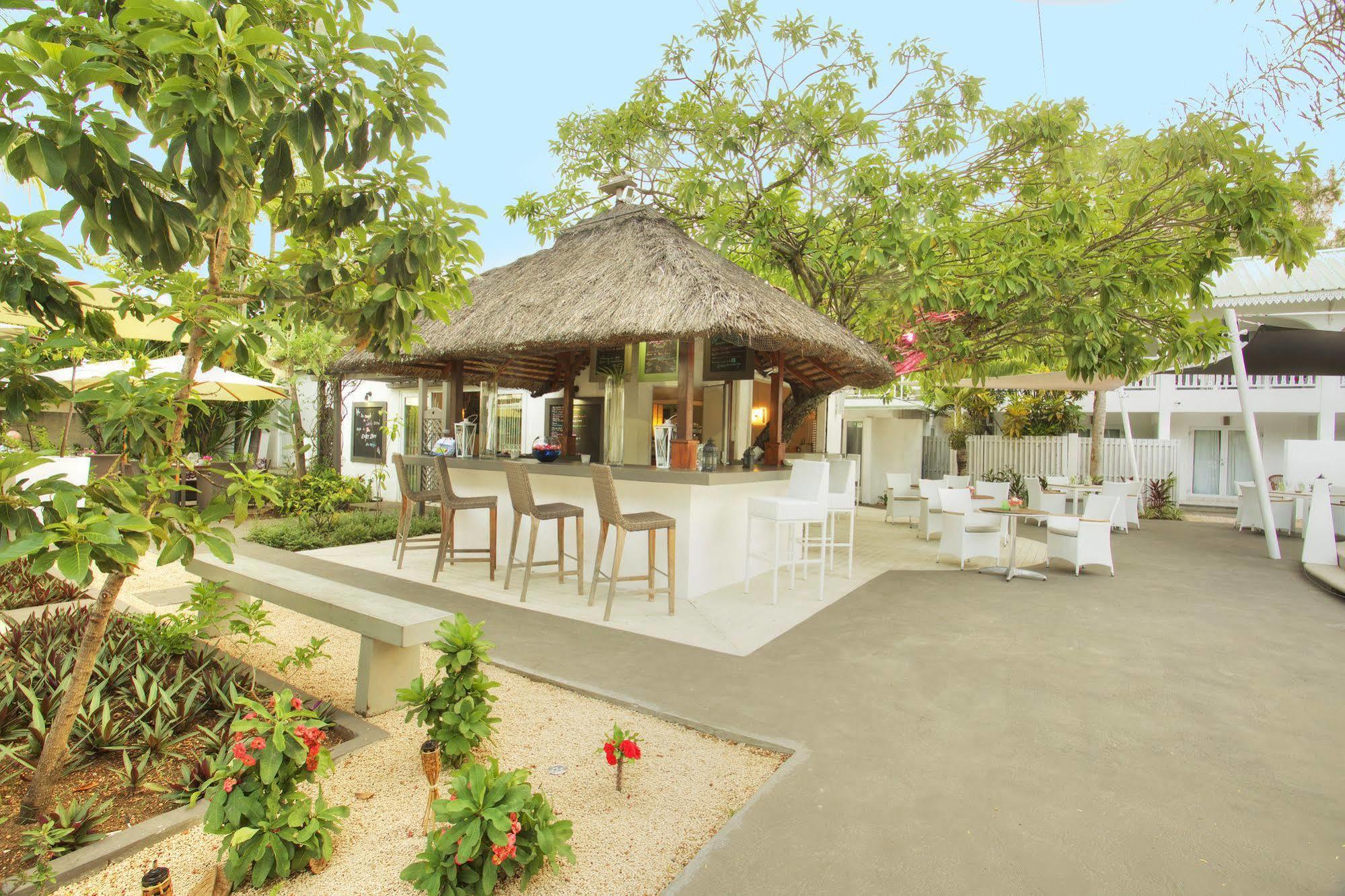 Esprit Libre Restaurant & Guest House Гранд-Бэй Экстерьер фото