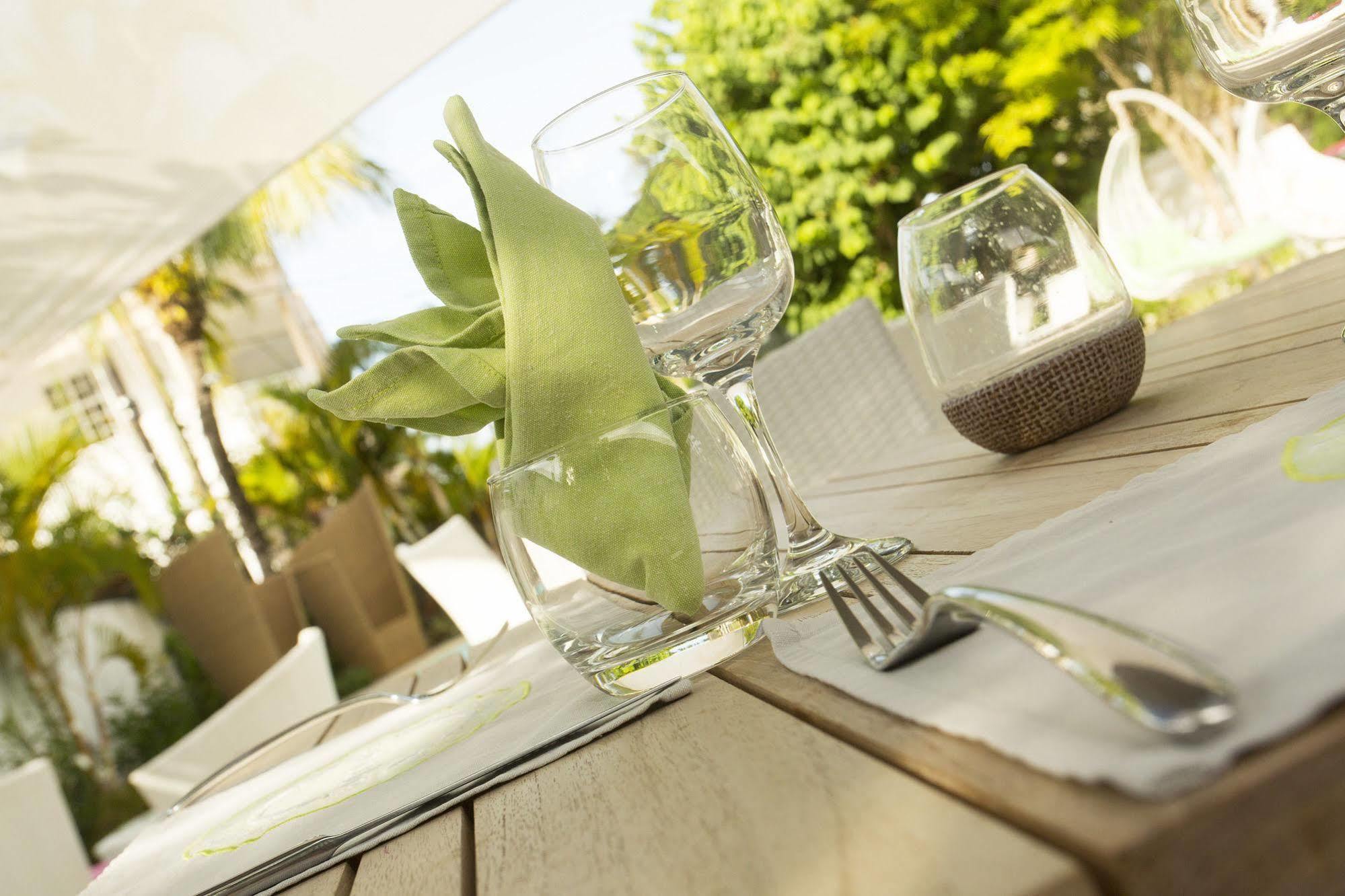 Esprit Libre Restaurant & Guest House Гранд-Бэй Экстерьер фото